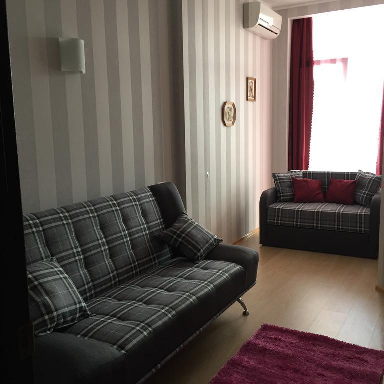Town-House Golden Bugaz Leilighet Karolino-Buhaz Eksteriør bilde