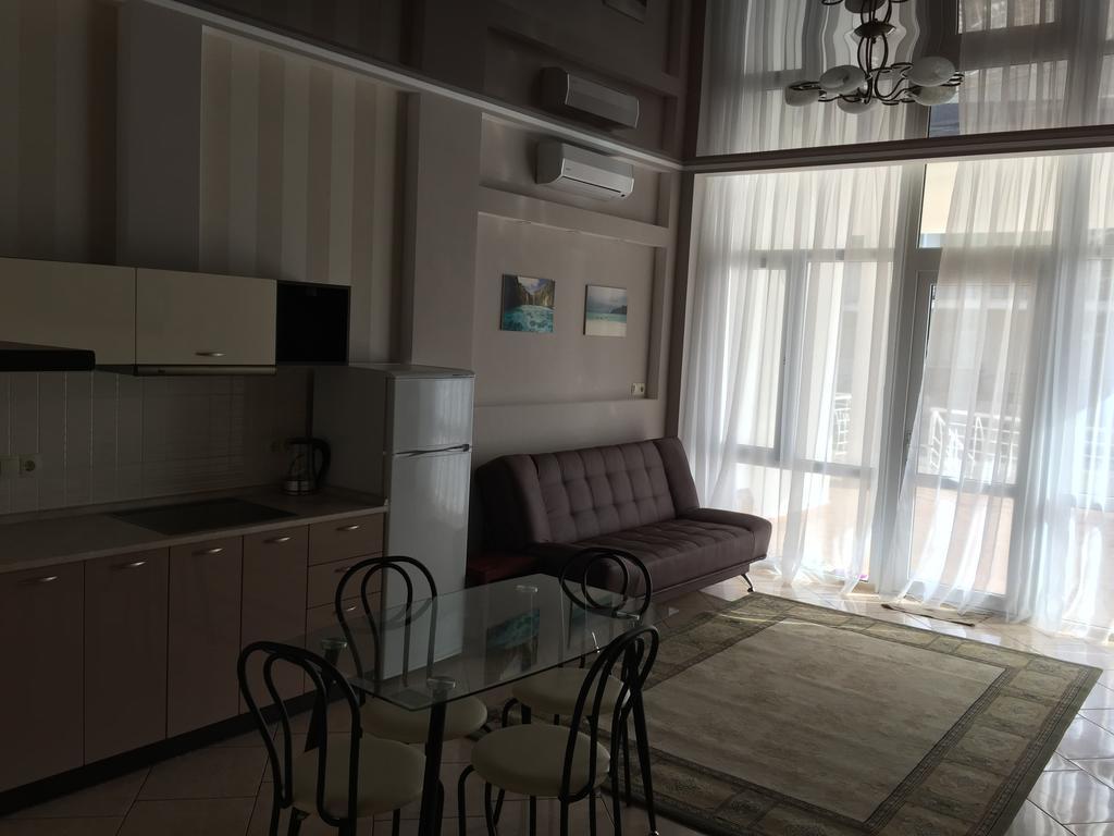 Town-House Golden Bugaz Leilighet Karolino-Buhaz Eksteriør bilde